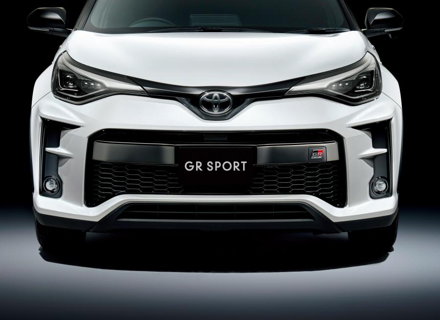 Детали экстерьера Toyota C-HR Hybrid GR Sport 2019 года  (JP) (фото 2 из 6)